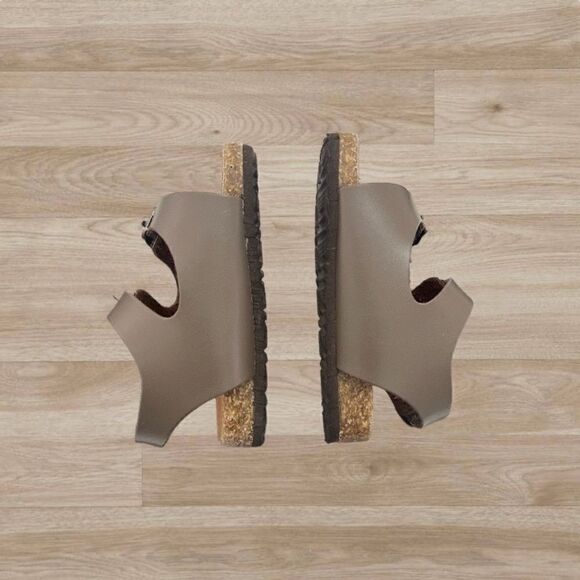 Mia Sandals Toddler Size 4 - Picture 3 of 8